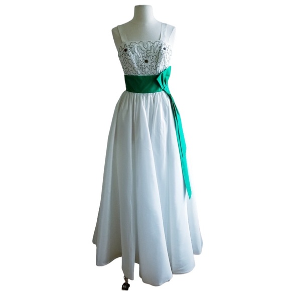 Vintage Dresses & Skirts - 1950s‎ Unlabeled Matte Satin Prom/Party Dress